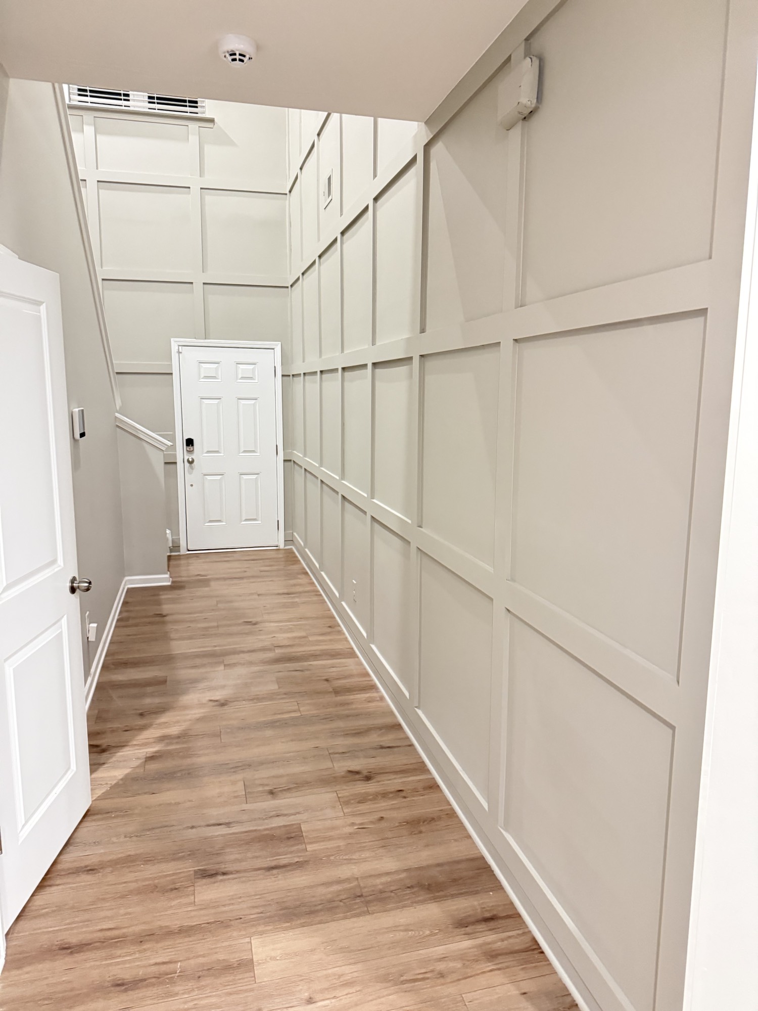 Foyer Grid Wall in Hampton